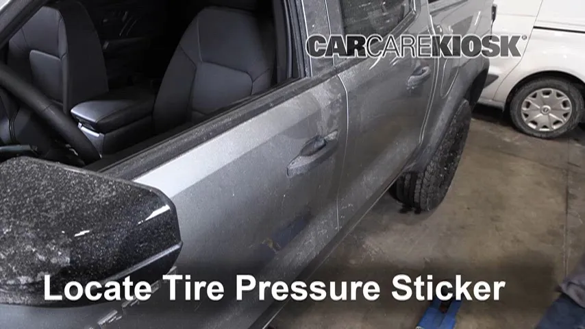 2024 Chevrolet Colorado Trail Boss 2.7L 4 Cyl. Turbo Tires & Wheels Check Tire Pressure